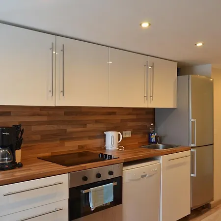 Fuer Arbeiter Und Monteure