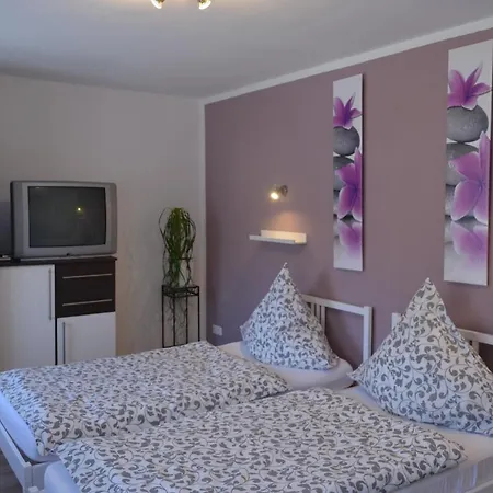Fuer Arbeiter Und Monteure Apartment