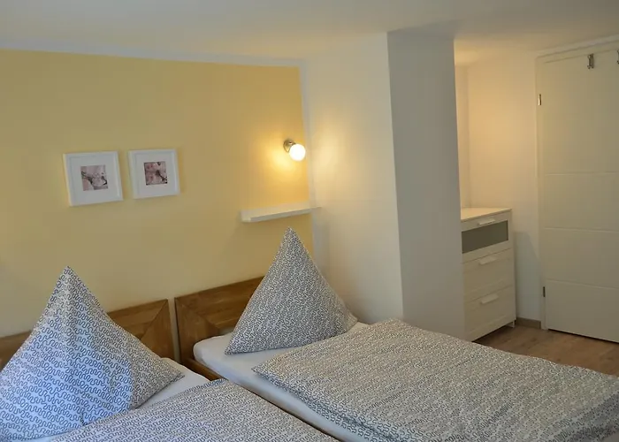 Fuer Arbeiter Und Monteure